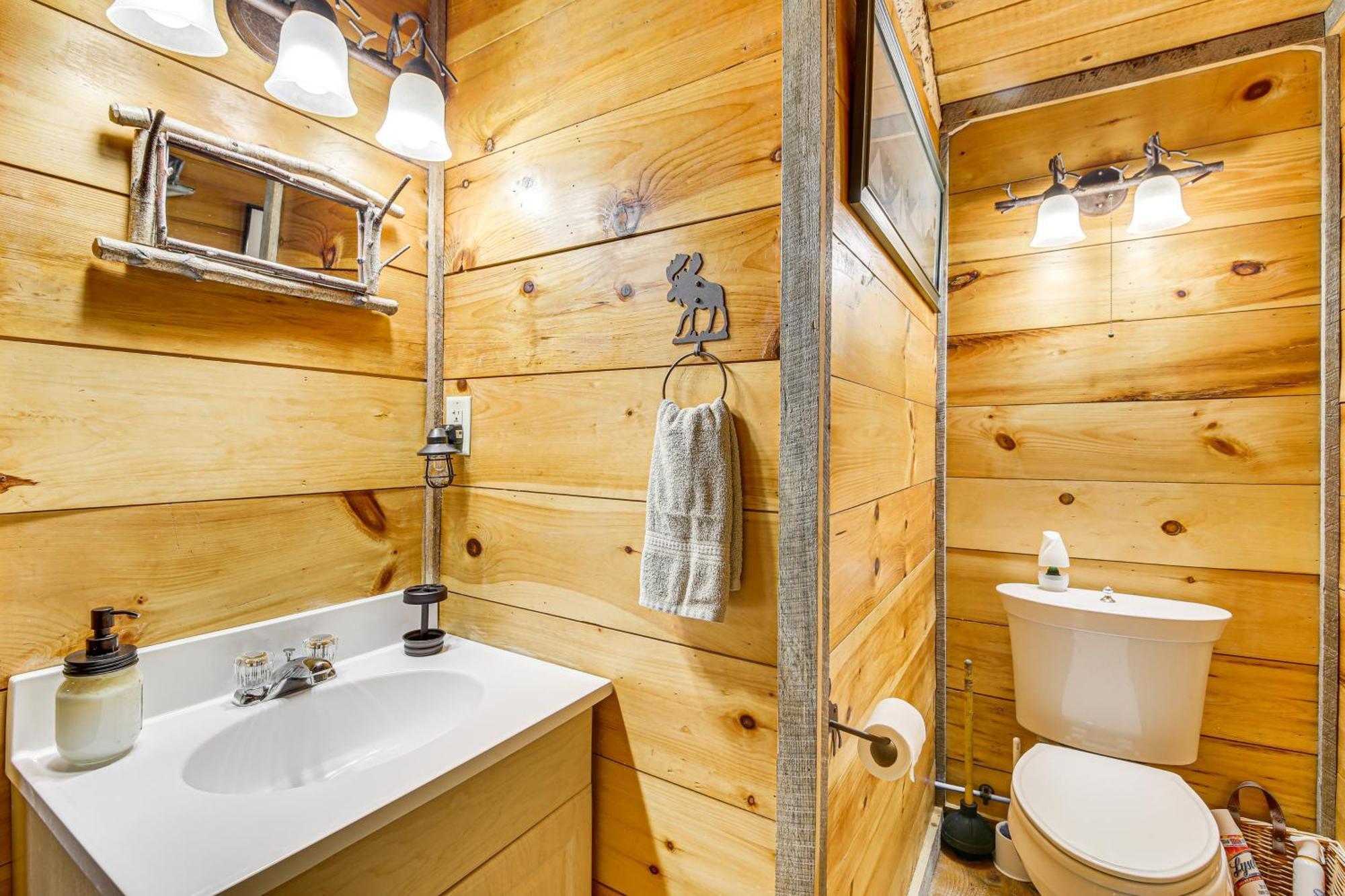 Rustic Searsport Cabin Loft And Sunroom On 10 Acres Ngoại thất bức ảnh