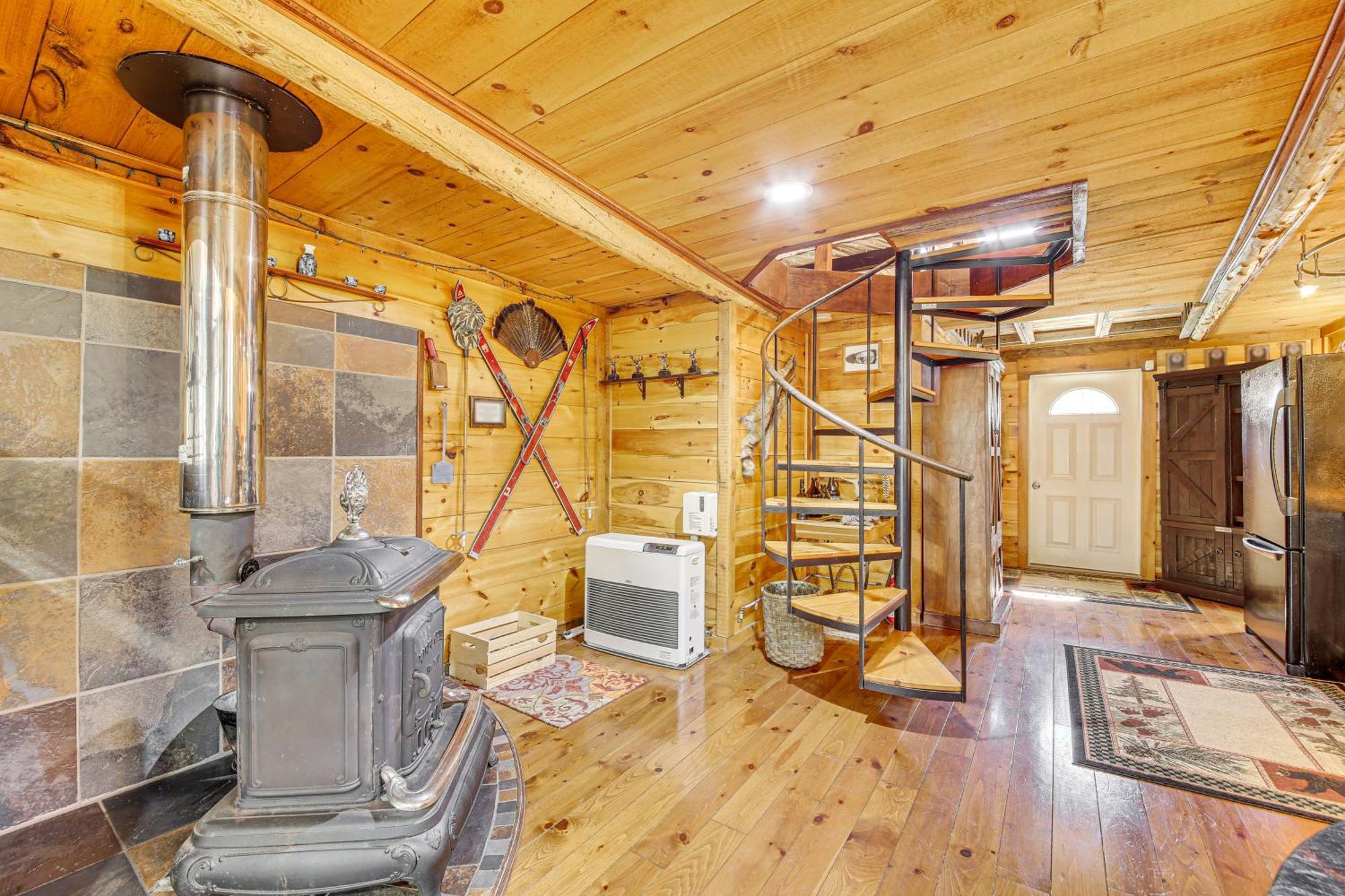 Rustic Searsport Cabin Loft And Sunroom On 10 Acres Ngoại thất bức ảnh