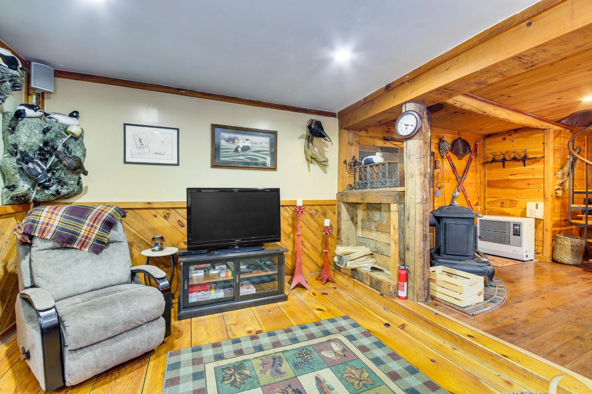 Rustic Searsport Cabin Loft And Sunroom On 10 Acres Ngoại thất bức ảnh